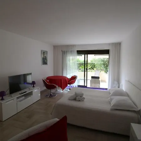 3028 Gray D'albion Cannes